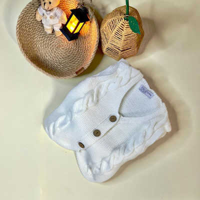 Balık Sırtı Örgü Detaylı Beyaz Yelek