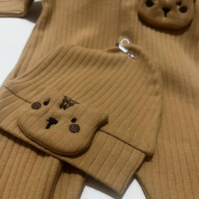 Unisex Kahverengi Kedi Kabartma Desenli Şapkalı Tulum